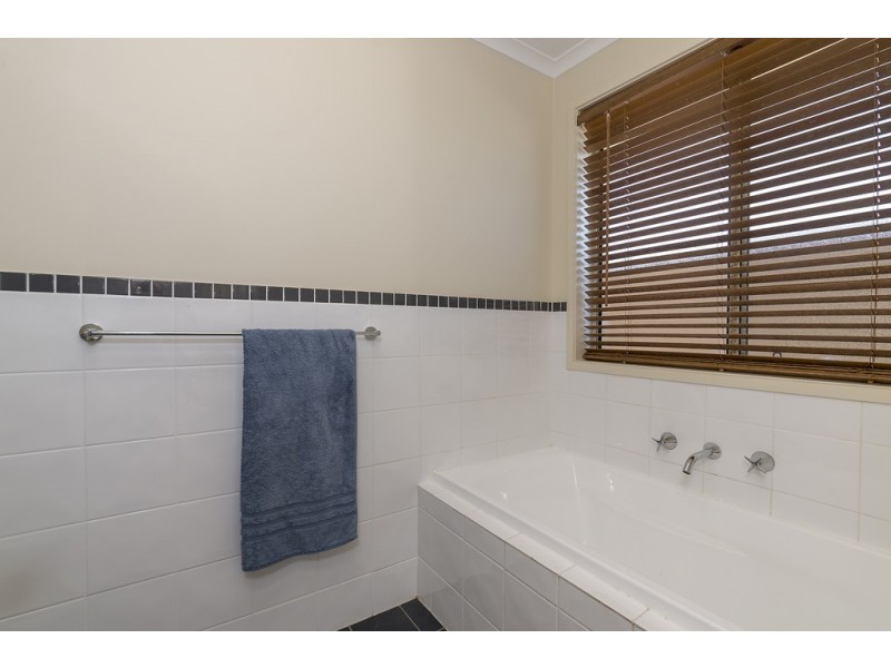 39 Mitchell Drive, Evanston Park SA 5116