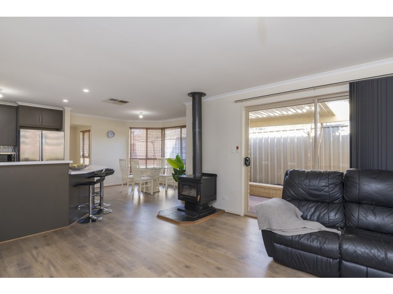 39 Mitchell Drive, Evanston Park SA 5116