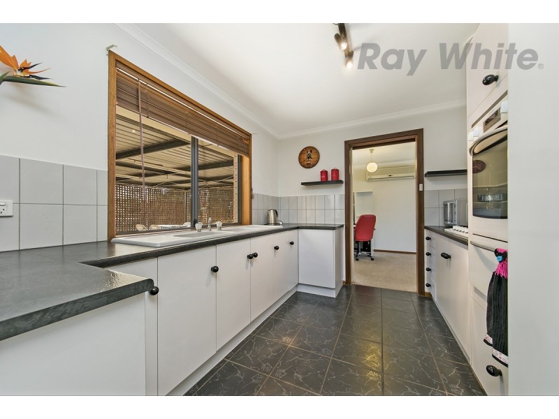 16 Beadell Street, Burton SA 5110