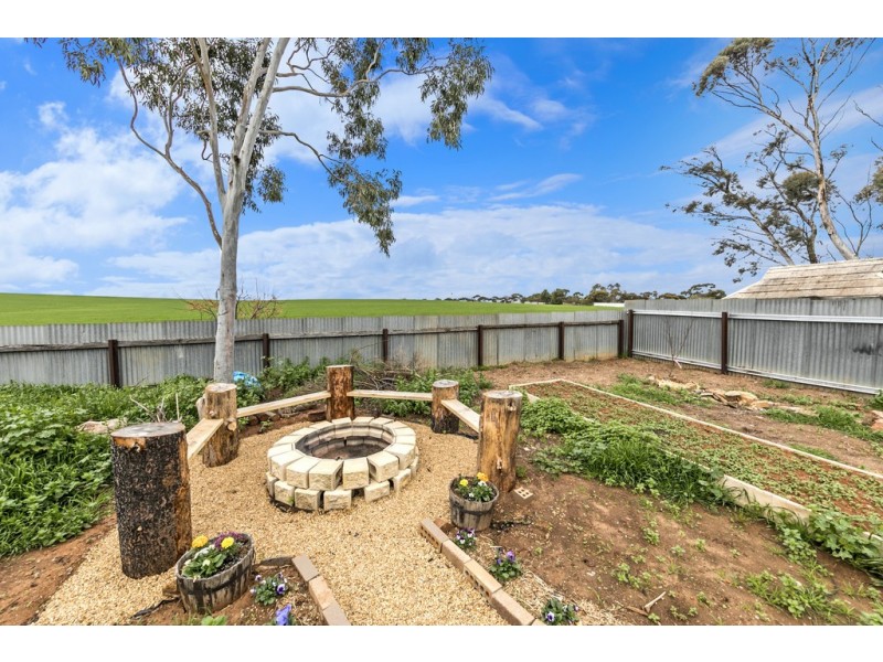 16 Baker Road, Hamley Bridge SA 5401