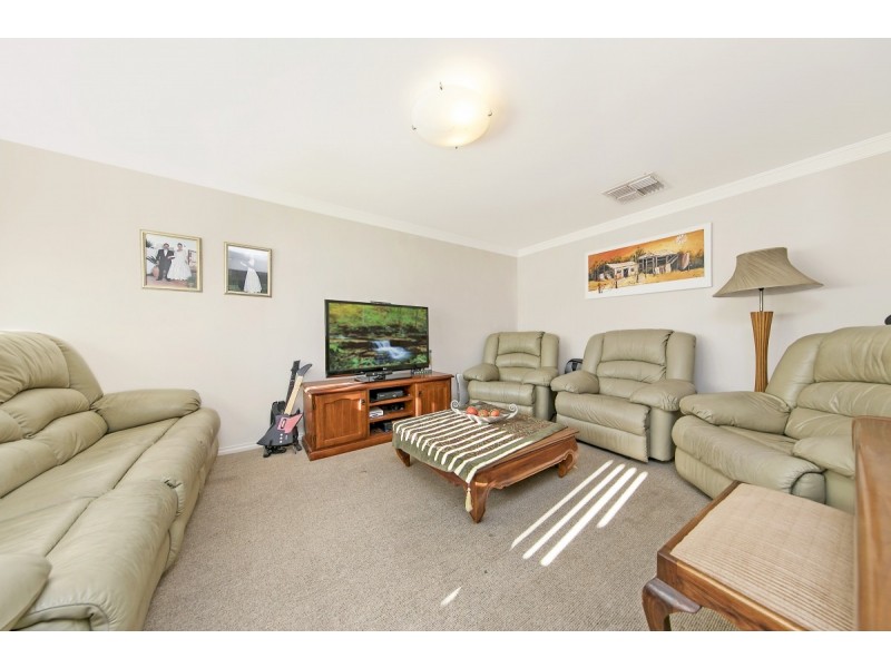 2 Challen Court, Evanston Park SA 5116