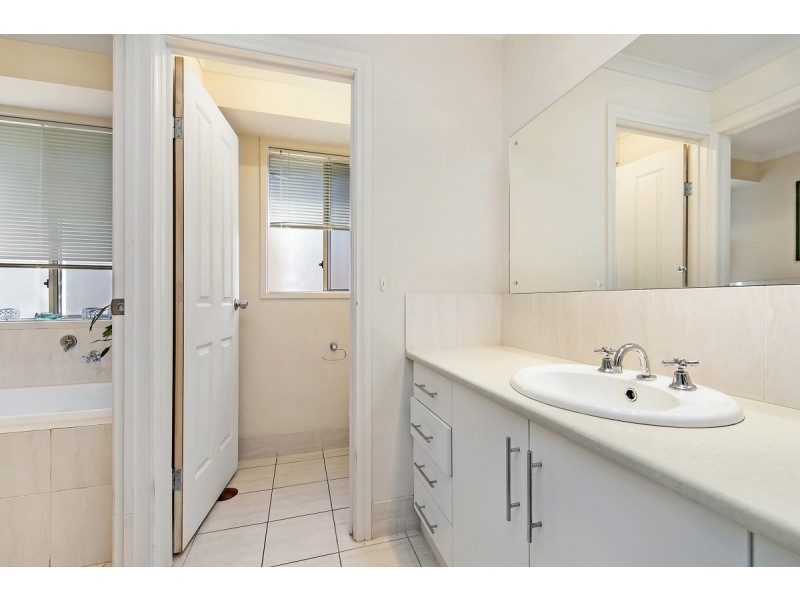 2 Challen Court, Evanston Park SA 5116