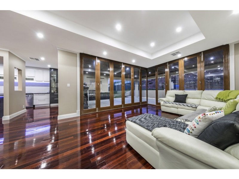 9 Keane Court, Evanston Park SA 5116