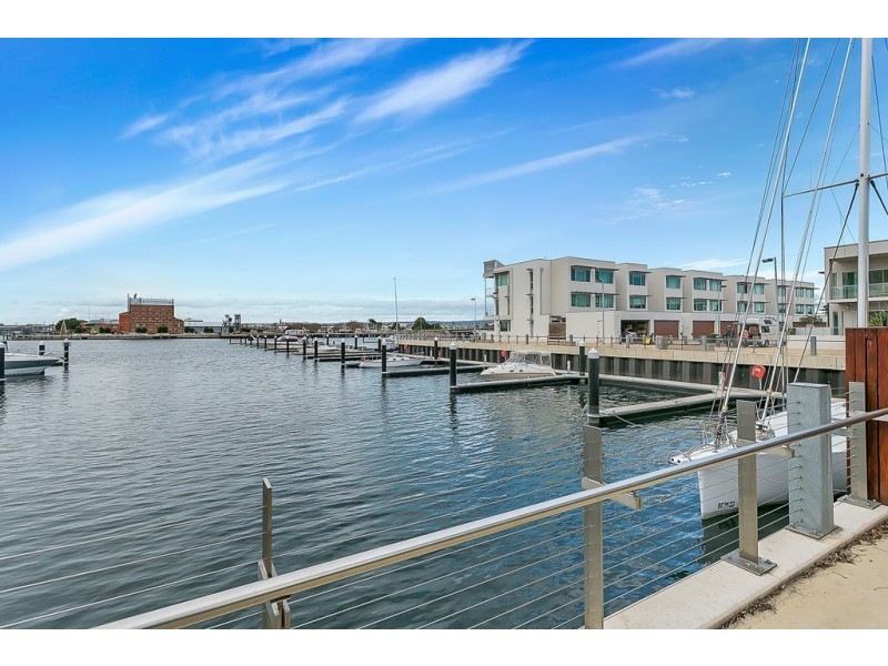 612/1-2 Tarni Court, New Port SA 5015