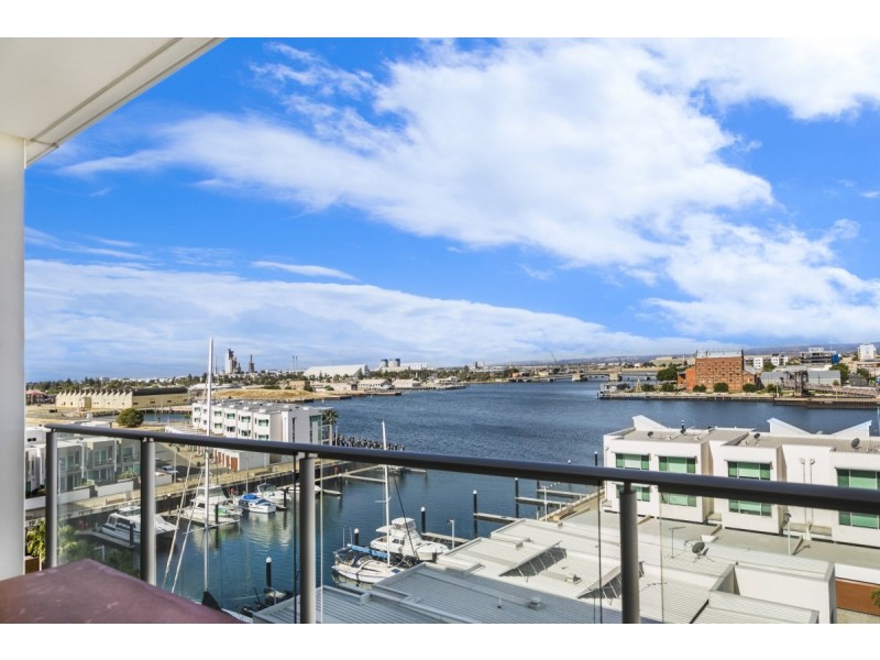 612/1-2 Tarni Court, New Port SA 5015