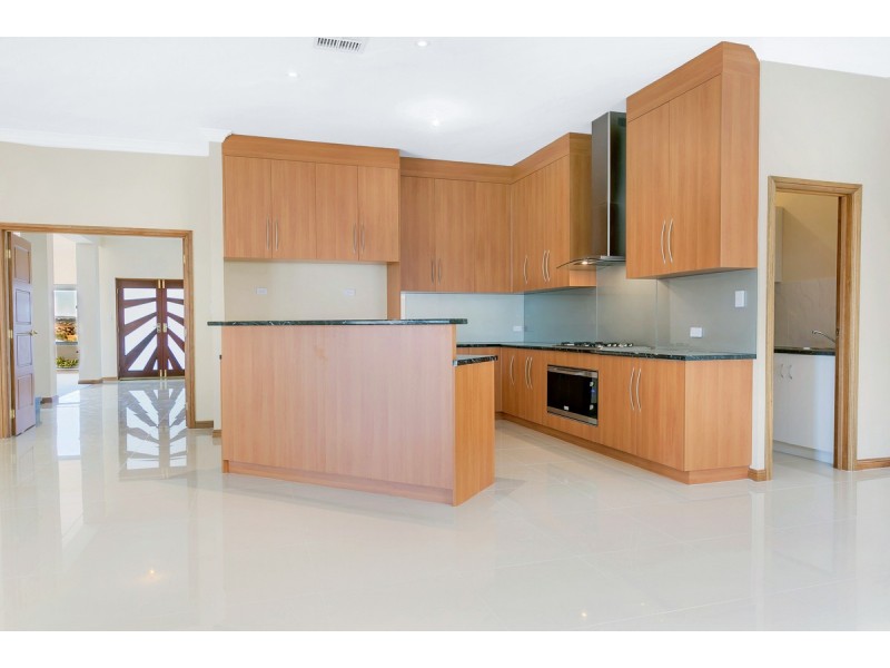 11 Falcon Drive, Hewett SA 5118