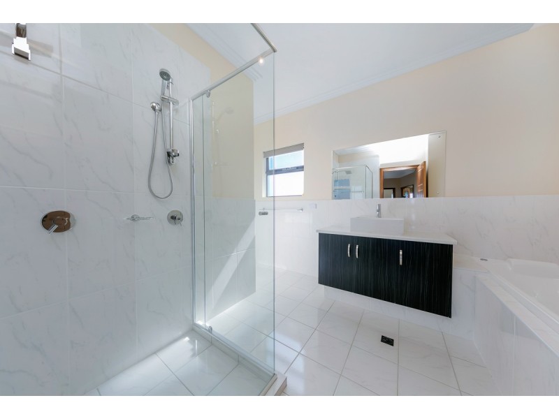 11 Falcon Drive, Hewett SA 5118