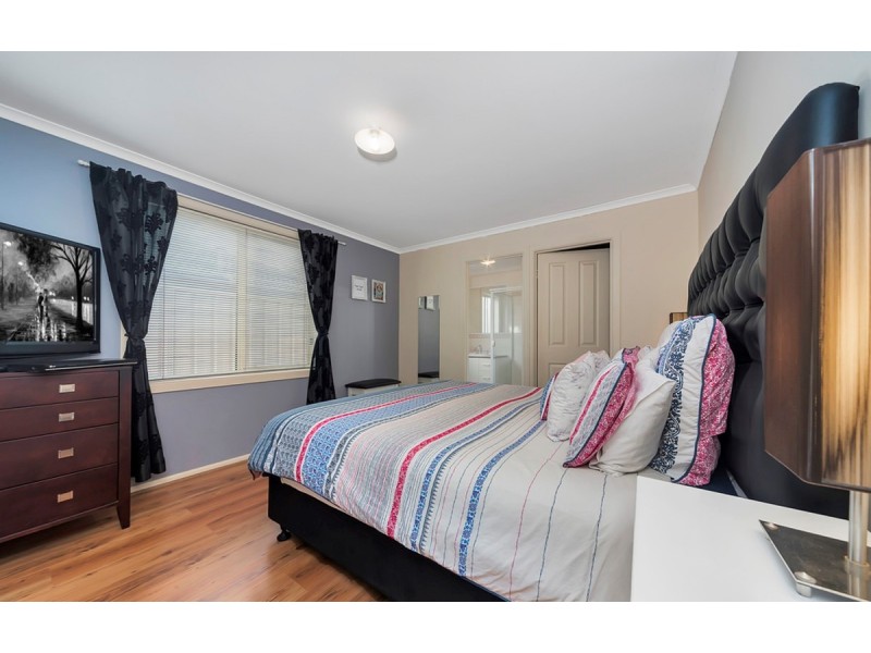 27 McGonigal Drive, Willaston SA 5118