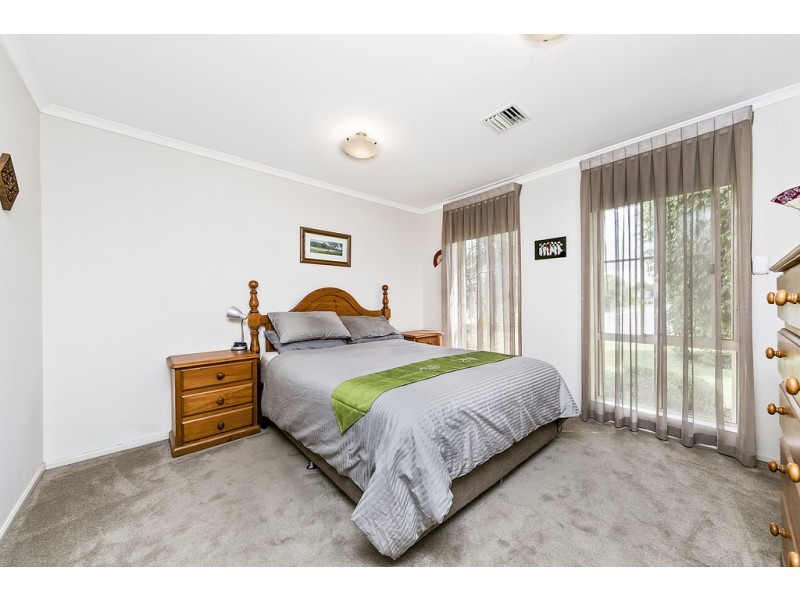 36 Rossiter Drive, Evanston Park SA 5116