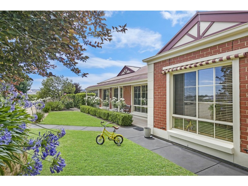 43 William Gilbert Avenue, Williamstown SA 5351