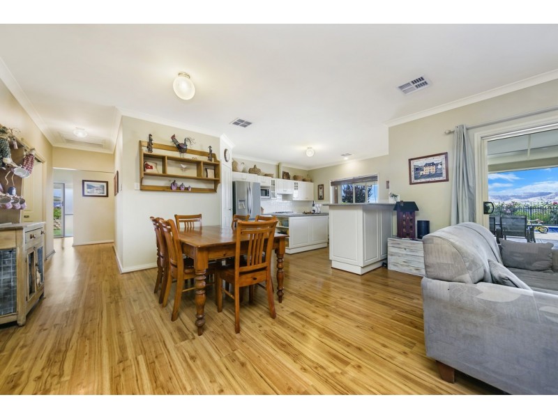 43 William Gilbert Avenue, Williamstown SA 5351