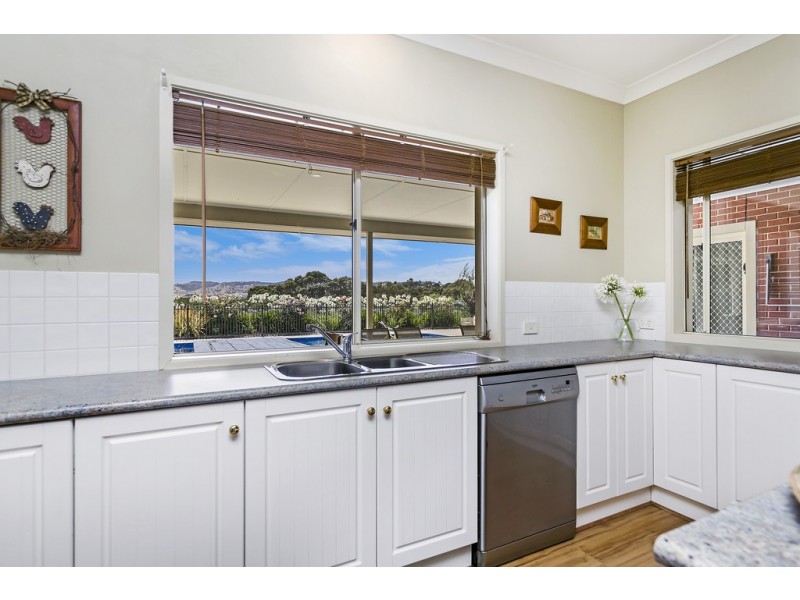 43 William Gilbert Avenue, Williamstown SA 5351