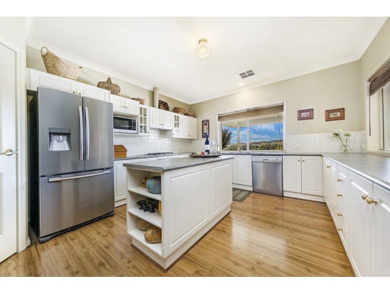 43 William Gilbert Avenue, Williamstown SA 5351