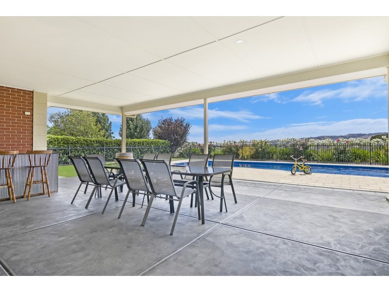 43 William Gilbert Avenue, Williamstown SA 5351