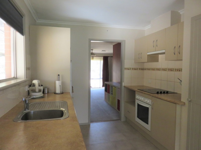 1 Milne Court, Evanston Park SA 5116