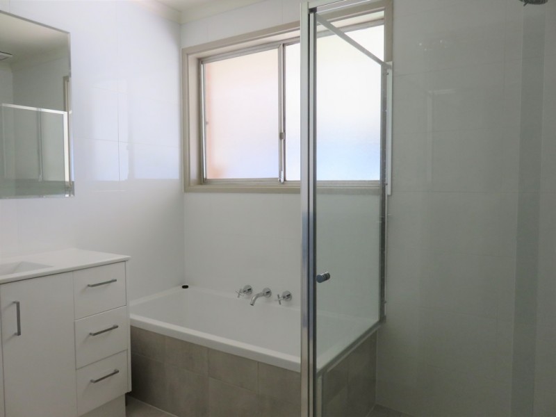 1 Milne Court, Evanston Park SA 5116