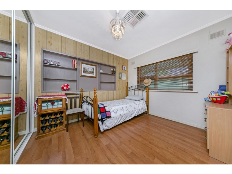 24 Universal Road, Salisbury Downs SA 5108