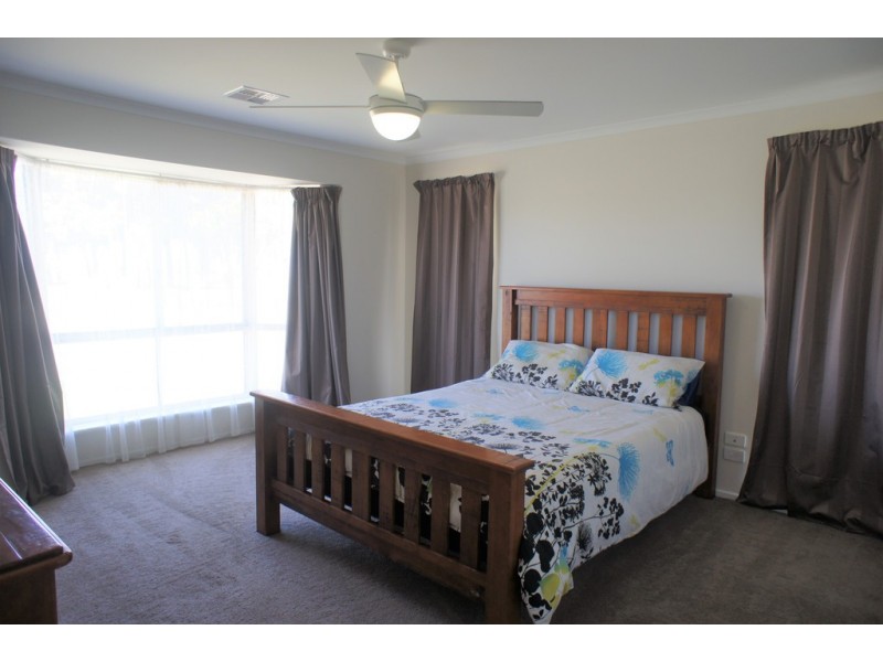 13 Pedler Blvd, Freeling SA 5372