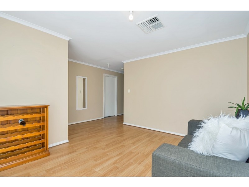 8 Dawn Close, Andrews Farm SA 5114