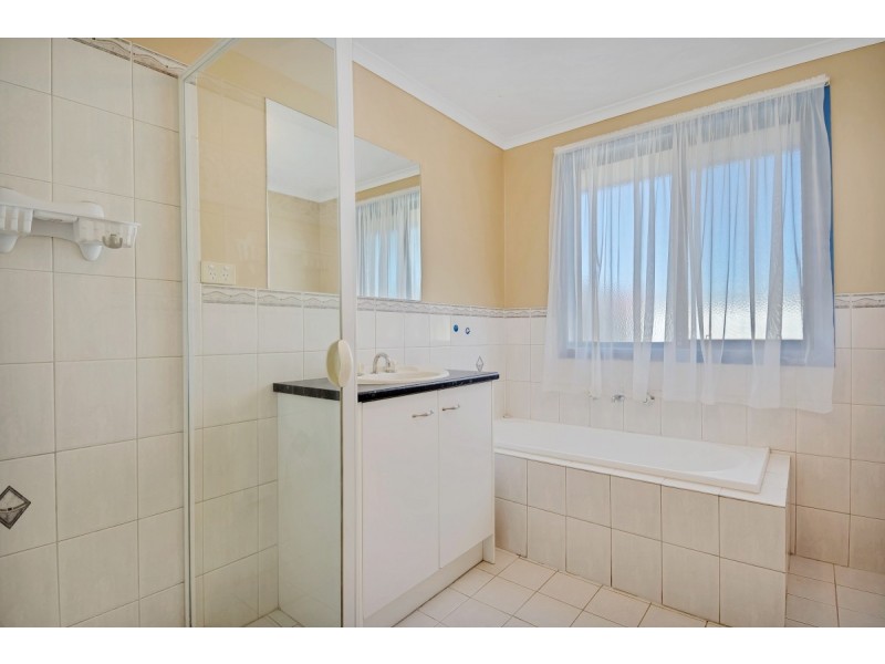 8 Dawn Close, Andrews Farm SA 5114