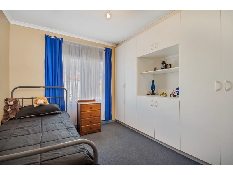 8 Dawn Close, Andrews Farm SA 5114