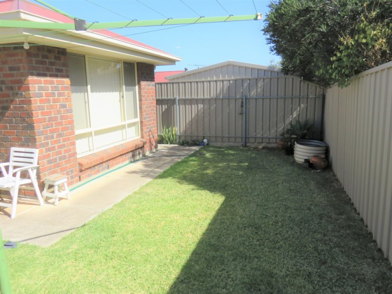 15 Toner Cres, Evanston Park SA 5116