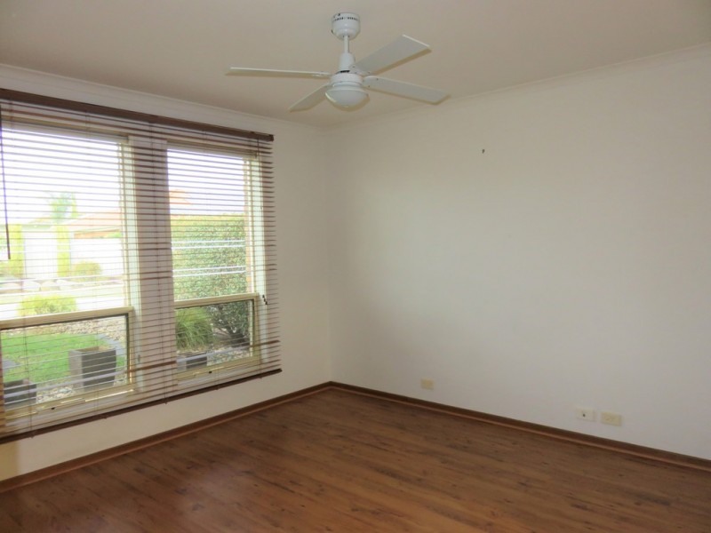 23 Thiele Cres, Evanston Park SA 5116