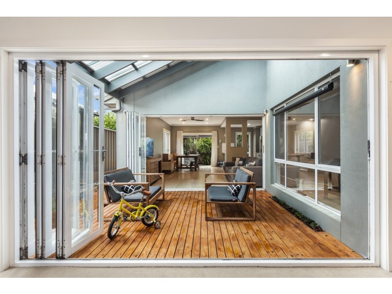 7 Lakeside Drive, Andrews Farm SA 5114