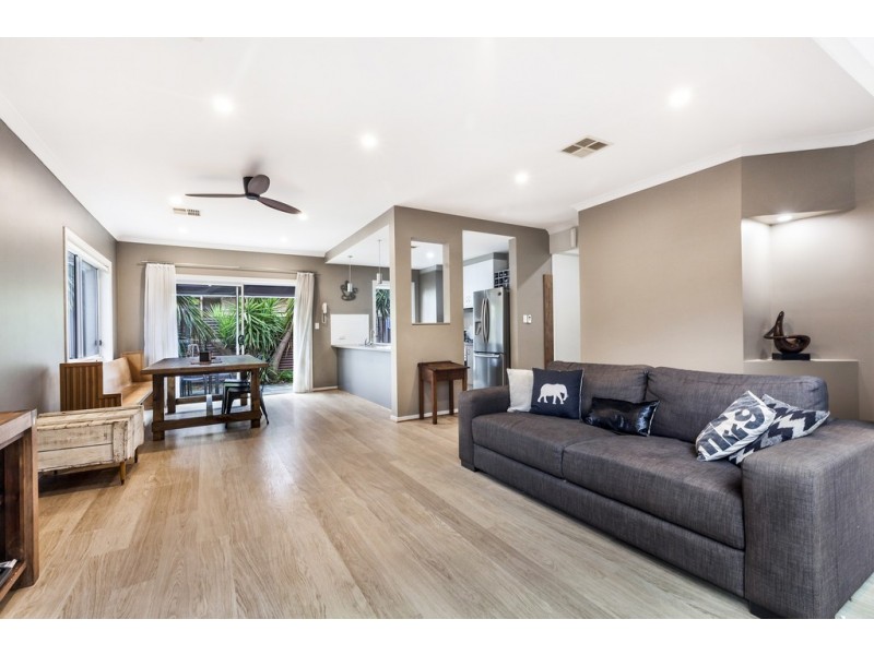 7 Lakeside Drive, Andrews Farm SA 5114