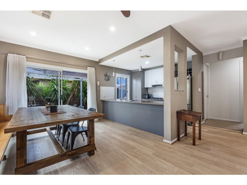 7 Lakeside Drive, Andrews Farm SA 5114