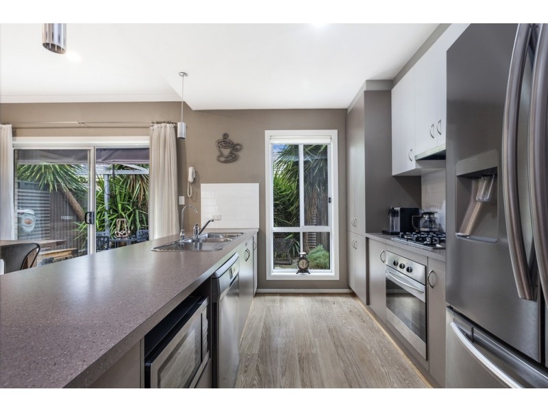 7 Lakeside Drive, Andrews Farm SA 5114