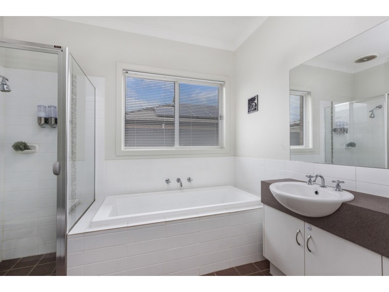 7 Lakeside Drive, Andrews Farm SA 5114