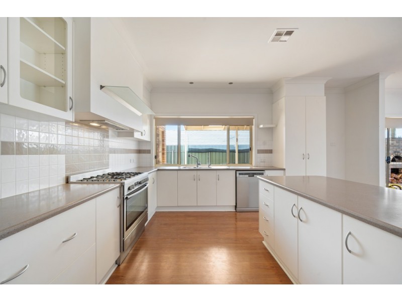 11 Selway Place, Evanston Park SA 5116