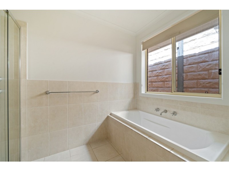 11 Selway Place, Evanston Park SA 5116