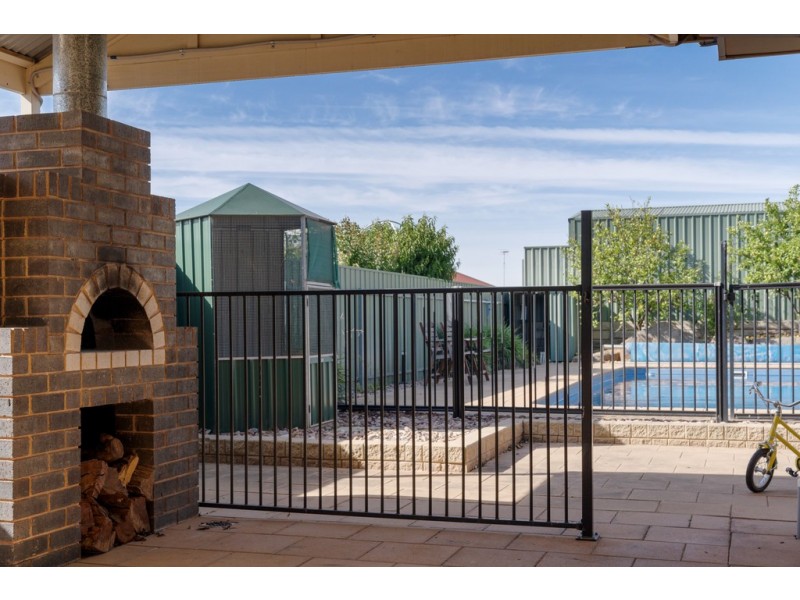 11 Selway Place, Evanston Park SA 5116
