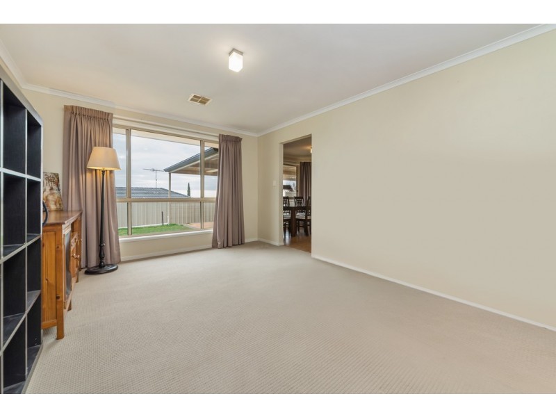 3 Thompson Cct, Evanston Park SA 5116