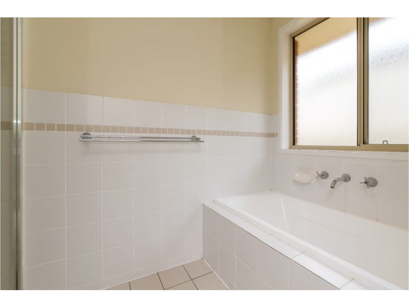 3 Thompson Cct, Evanston Park SA 5116