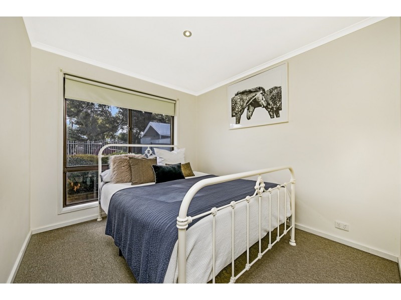 2 Stan Court, Burton SA 5110