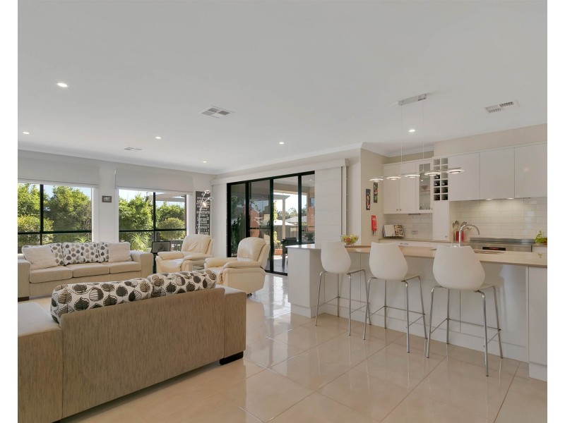 3 James Place, Gawler East SA 5118