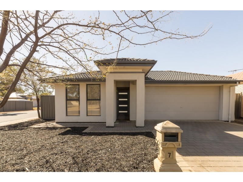 7 Almond Circuit, Munno Para West SA 5115