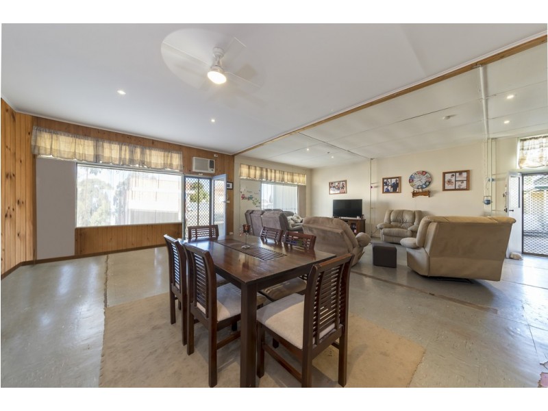 6 Main Street, Owen SA 5460