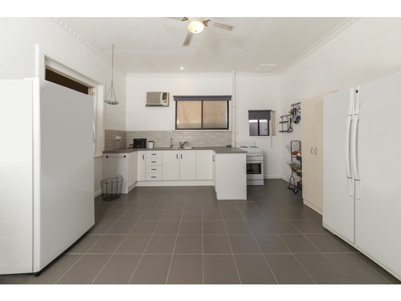 6 Main Street, Owen SA 5460