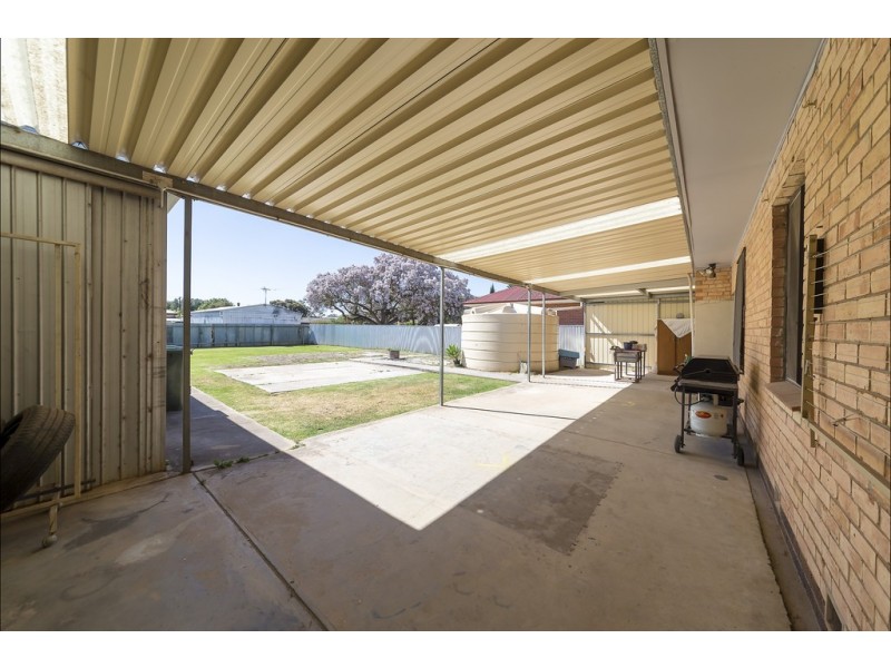 6 Main Street, Owen SA 5460