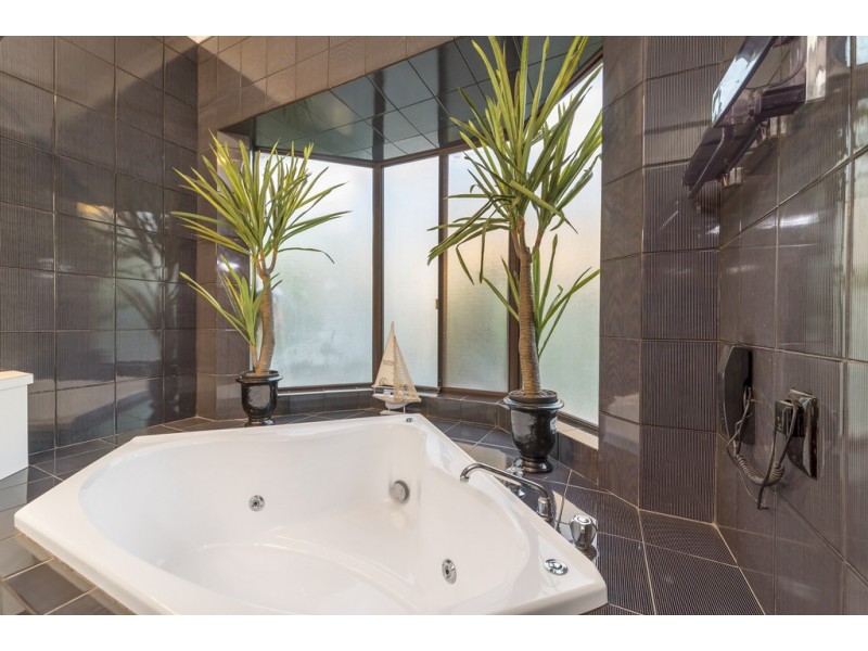 16 Bent Court, Wynn Vale SA 5127