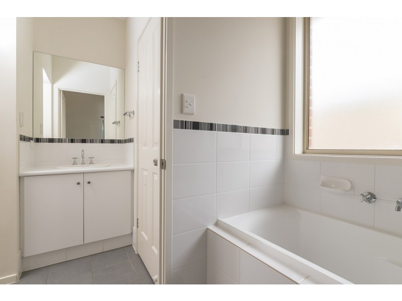 7 Wilson Court, Reid SA 5118