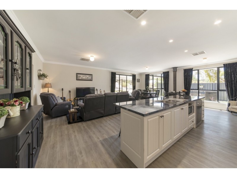5 Cyril Minge Road, Williamstown SA 5351