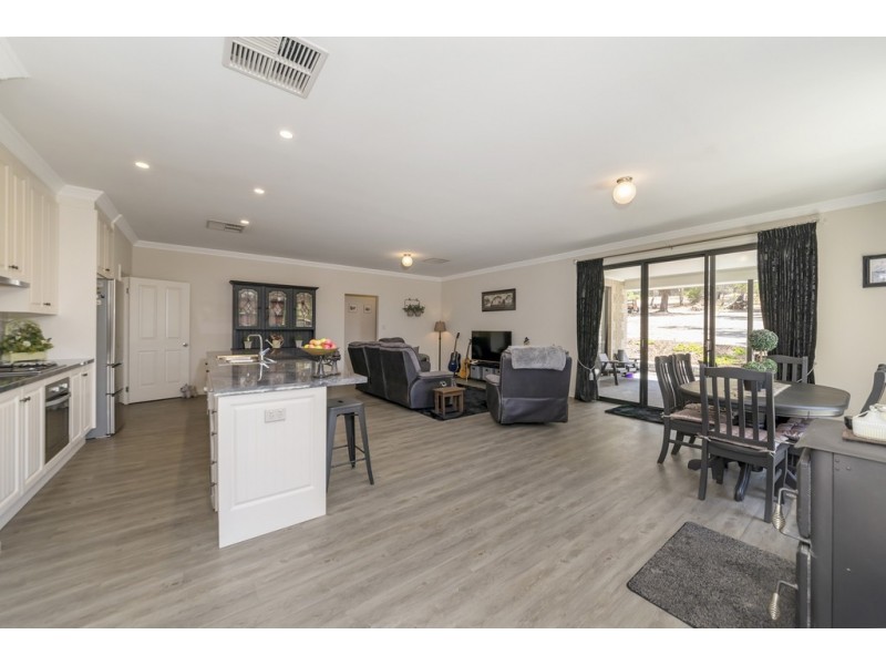 5 Cyril Minge Road, Williamstown SA 5351