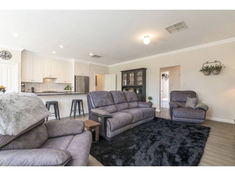 5 Cyril Minge Road, Williamstown SA 5351