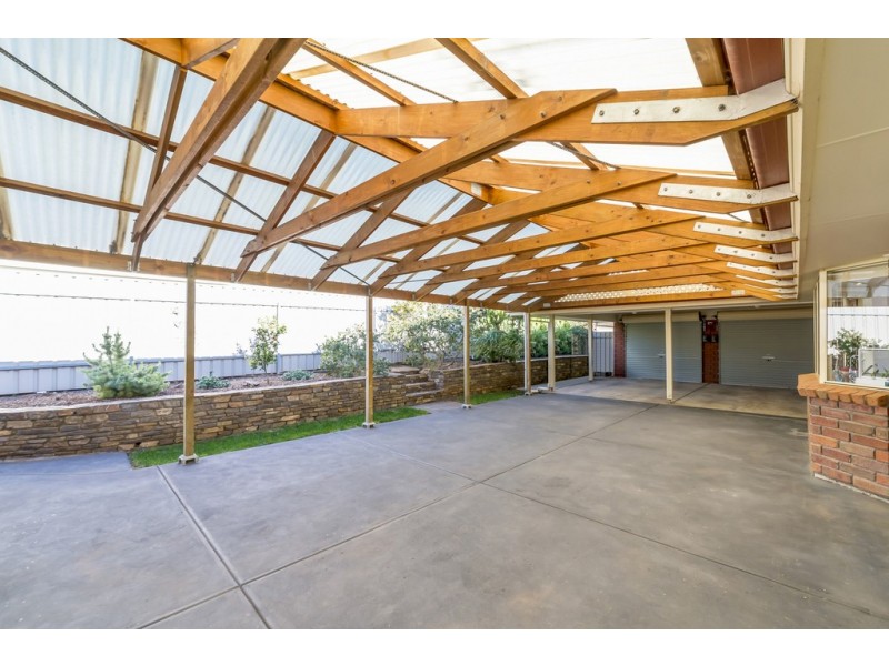 4 Springfield Court, Evanston Park SA 5116