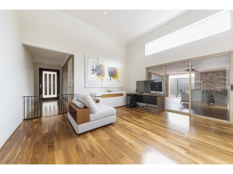 13 Roxburgh Cres, Blakeview SA 5114